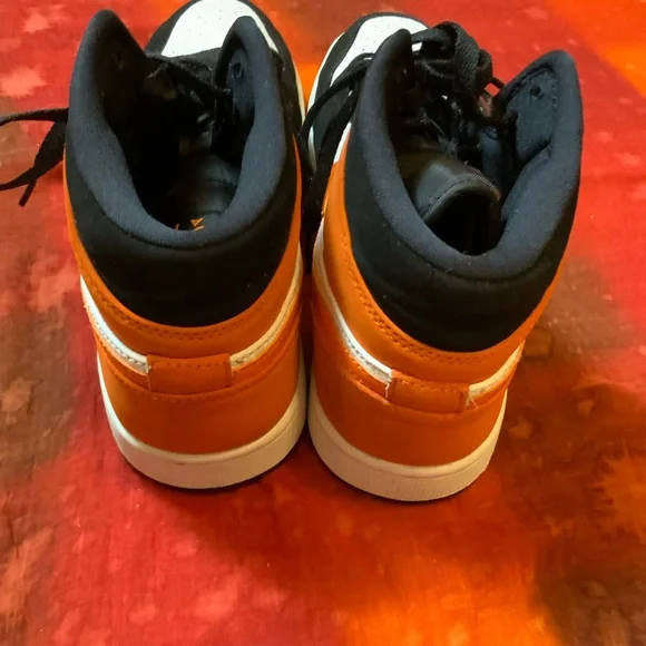 NIKE AIR JORDAN 1 MID - Shattered Backboard Starfish Black/Orange - Size 8